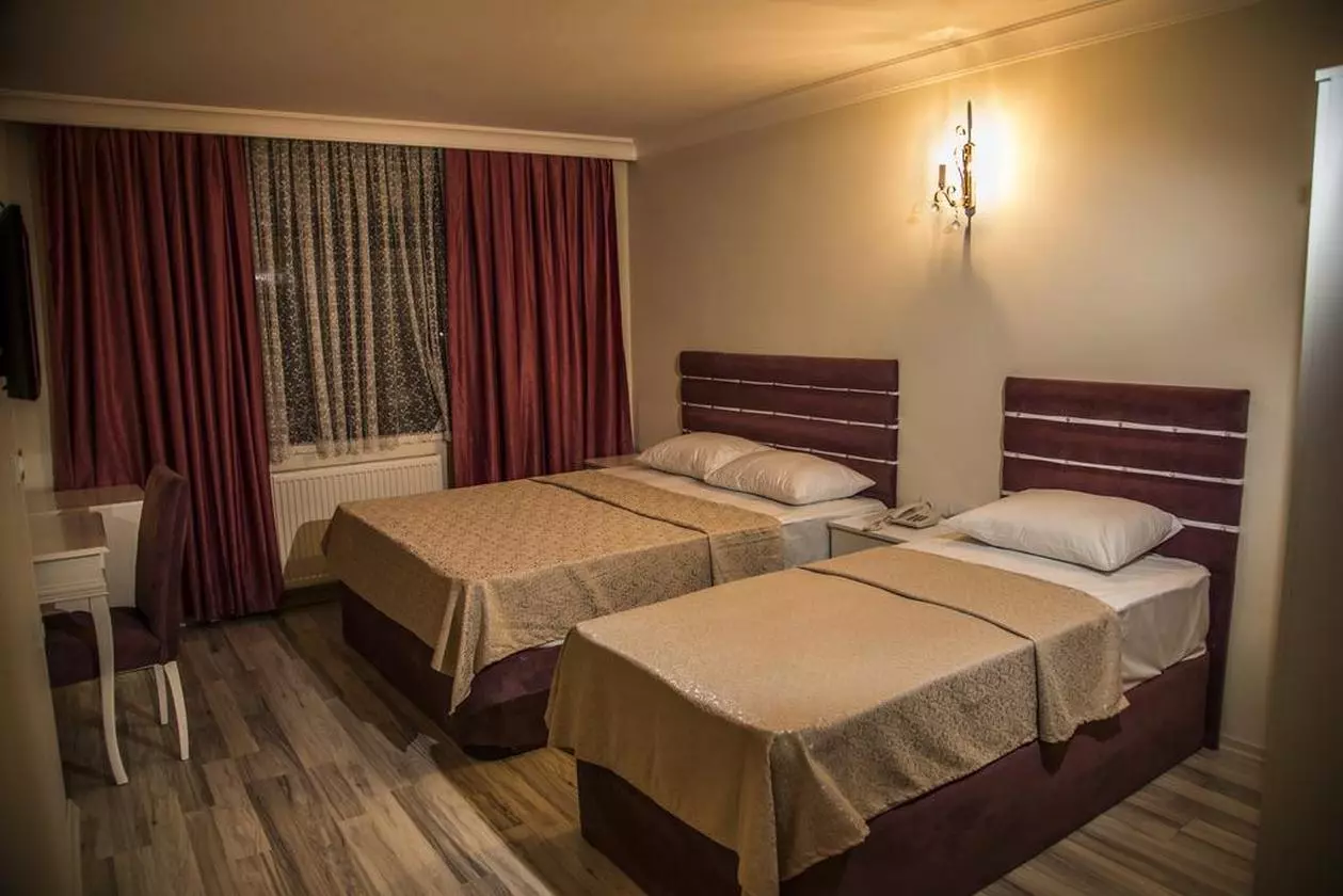 REGENCY_SHABAVIZ (6).jpg